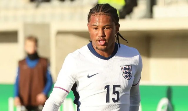 电讯报独家：曼联阿森纳切尔西争夺富勒姆18岁中卫阿米萨