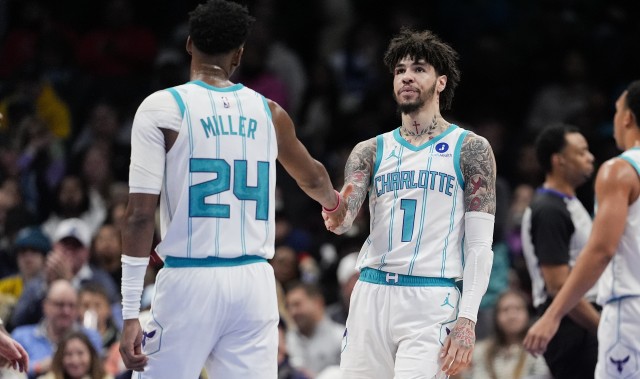 世界杯中国-外线双枪！鲍尔三分13中6砍下30+6+5 米勒15中7砍下20+5+2断