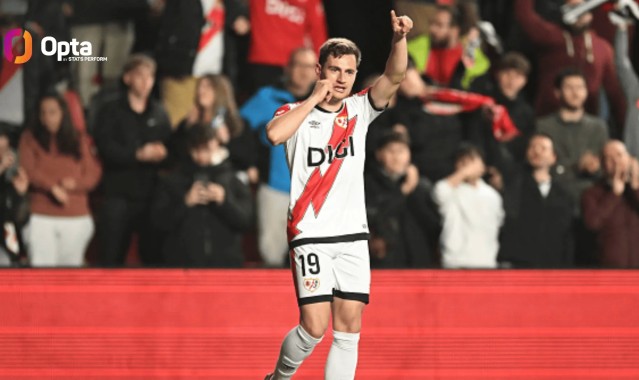 世界杯-梅开二度！德弗鲁托斯成巴列卡诺近7年西甲首位进球上双球员