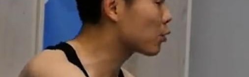 世界杯-王上源半场喊话：去年是摆着踢赢的吗？谁不踢现在赶紧下去