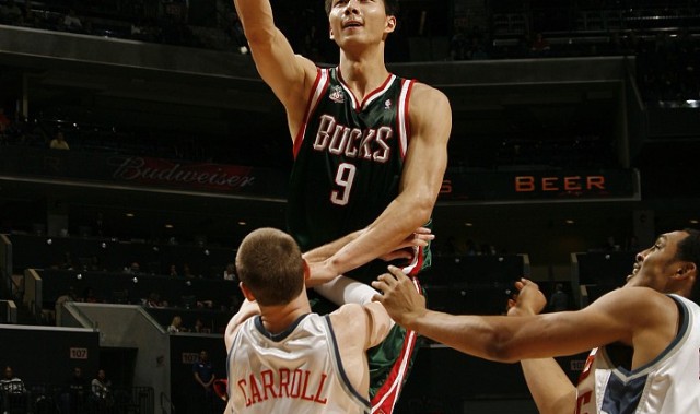 世界杯注册平台-朱利安·里斯首秀即犯满 近20赛季第5个菜鸟 “比肩”易建联&amp;埃迪